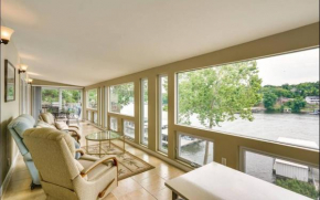 4 Bed25 Bath In Backwater Cove With Decksdock